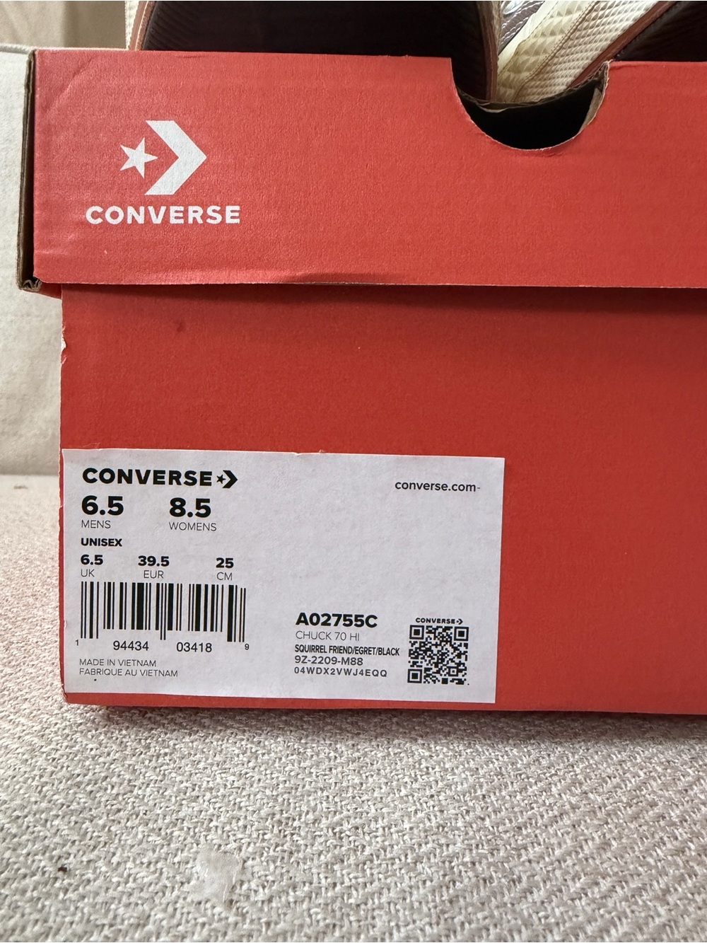 Converse Red Shoe Box with White Logo - Picture 3 of 9